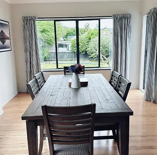 Holiday home 5 Bedrooms 3 Bathroom Family House