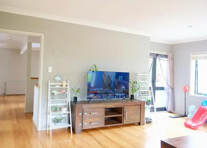 5 Bedrooms 3 Bathroom Family House Holiday home *