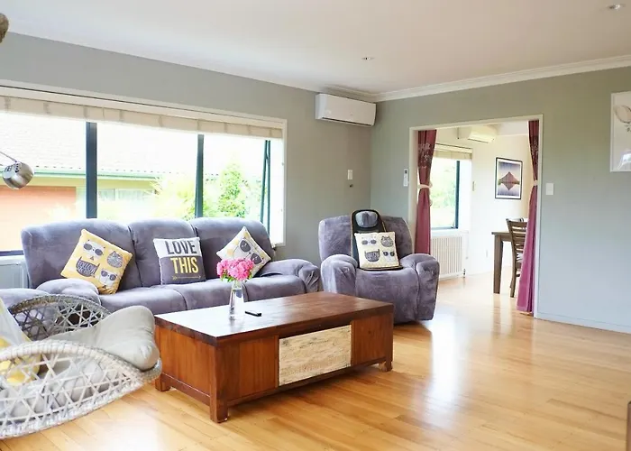 5 Bedrooms 3 Bathroom Family House Holiday home *