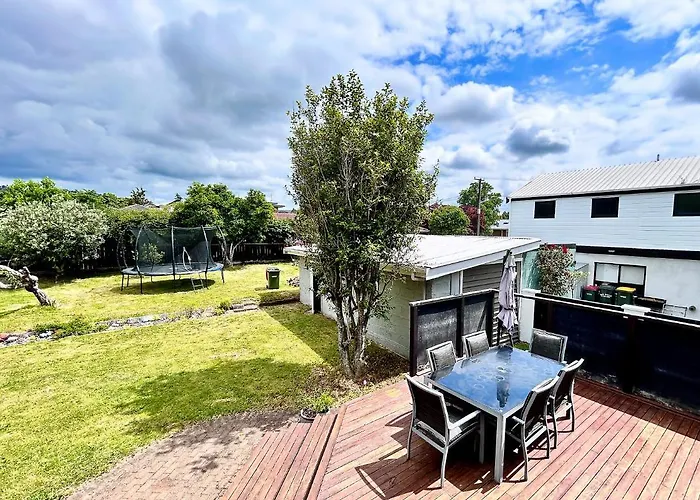 5 Bedrooms 3 Bathroom Family House Holiday home Rotorua