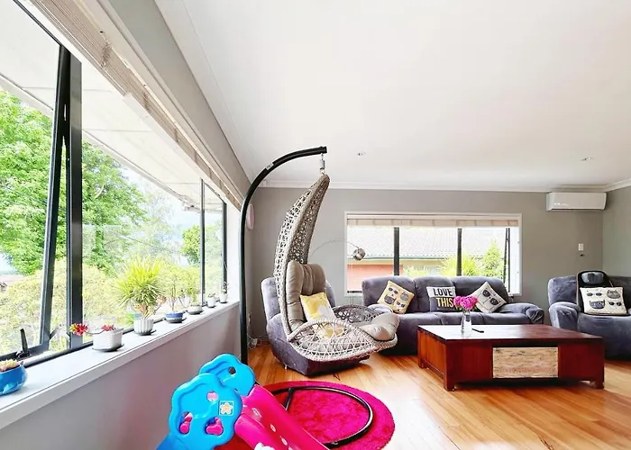 5 Bedrooms 3 Bathroom Family House Holiday home *